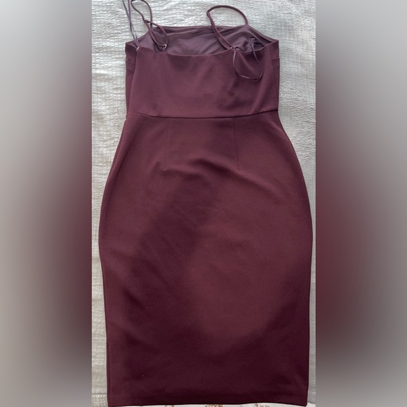 Express Burgundy Midi Dress - Picture 4 of 4